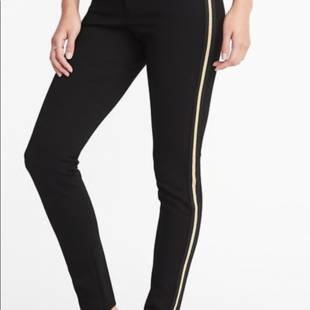 Old Navy Black Ponte Knit Pixie Pants With Gold Side Stripe